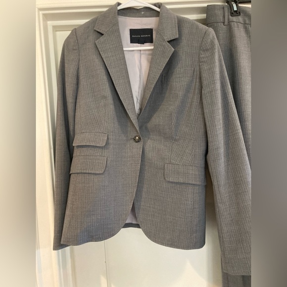 Banana Republic Martin style Suit - Picture 5 of 7